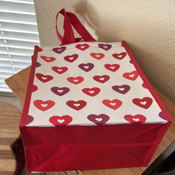 “Love you” Room Essentials Maroon Mug and Heart Bag - Picture 8 of 8